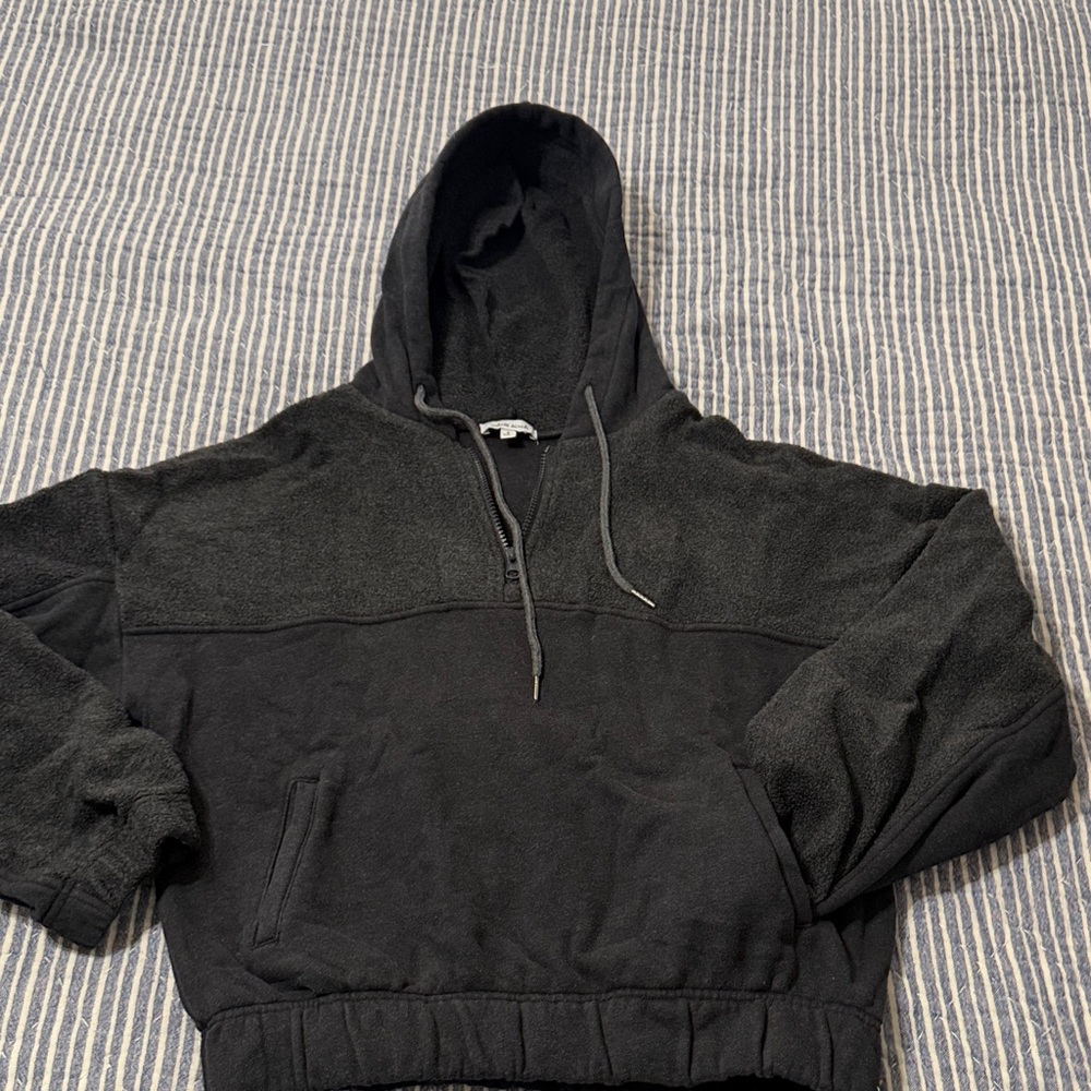 White Birch Women’s Black Zip-Up Sweater